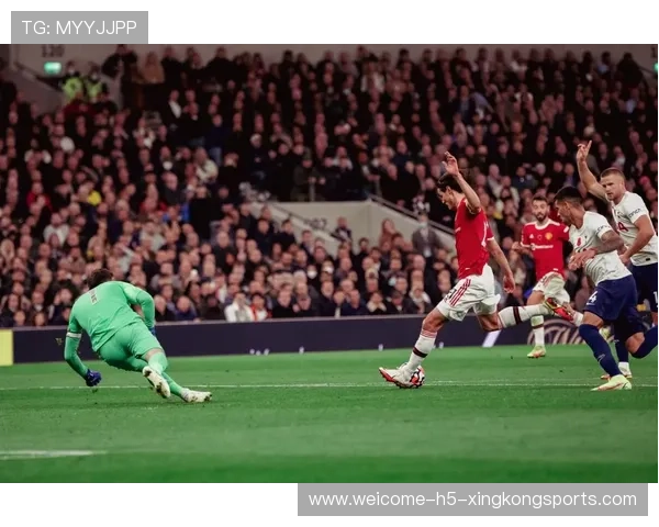 德布劳内长传穿透防线，助攻福登门前推射锁定胜局